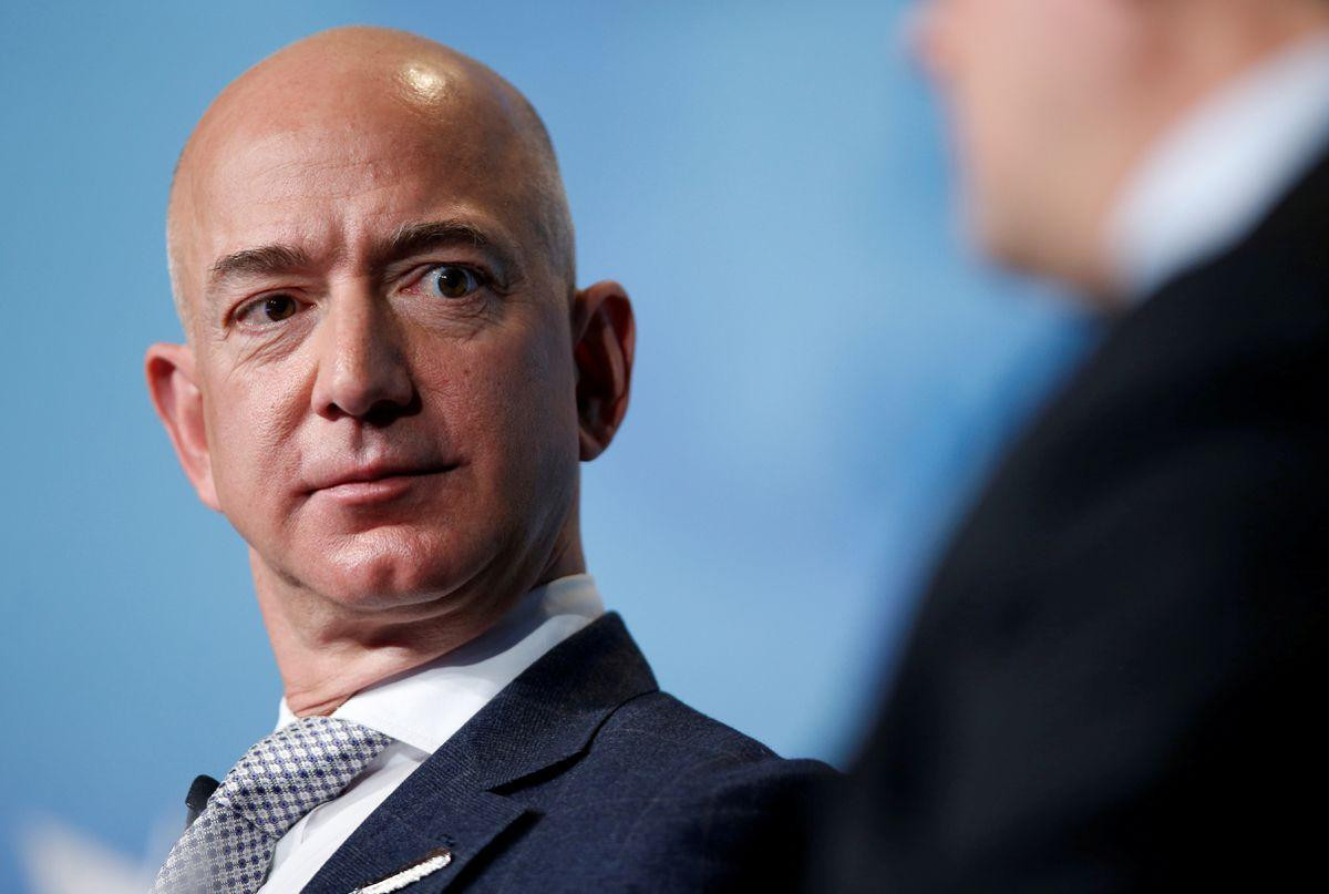 Tỷ phú Jeff Bezos. Ảnh: Reuters