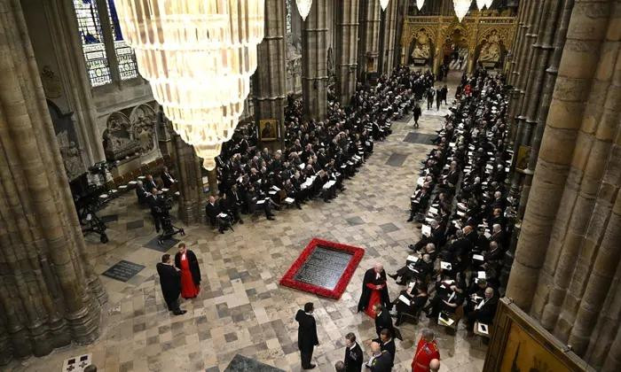 Bên trong Tu viện Westminster, nơi diễn ra tang lễ. Ảnh: The Guardian