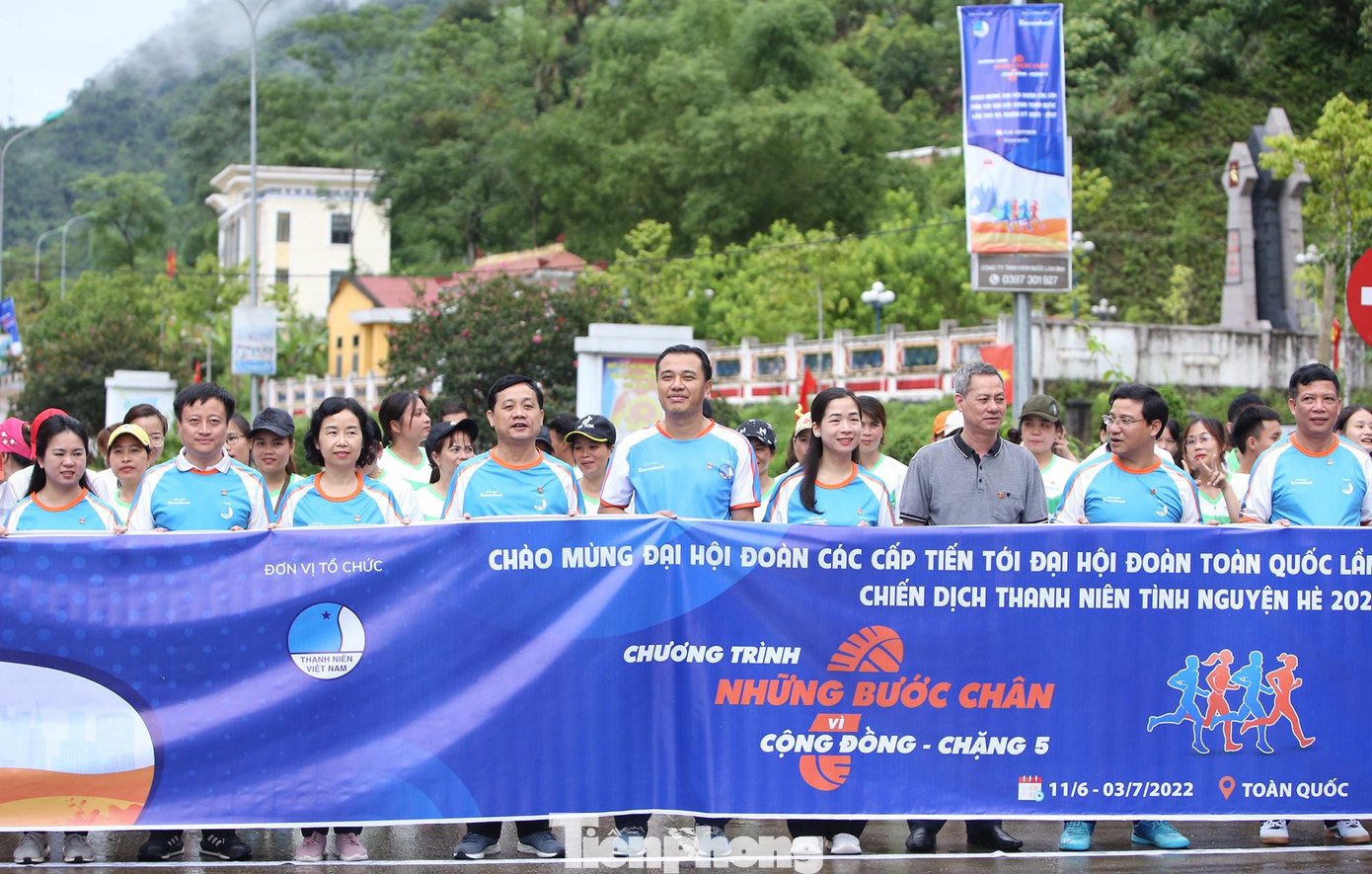 T.Ư Hội LHTN Việt Nam tổ chức lễ phát động chặng 5 chương trình Những bước chân vì cộng đồng tại huyện Lâm Bình, Tuyên Quang. Ảnh: Lâm Đăng Hải T.Ư Hội LHTN Việt Nam tổ chức lễ phát động chặng 5 chương trình Những bước chân vì cộng đồng tại huyện Lâm Bình, Tuyên Quang. Ảnh: Lâm Đăng Hải