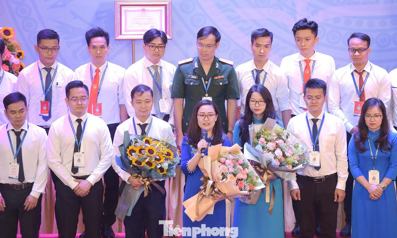 Tân Bí thư Đoàn Thanh niên ĐHQG Hà Nội Hứa Thanh Hoa phát biểu nhận nhiệm vụ. Ảnh: Xuân Tùng