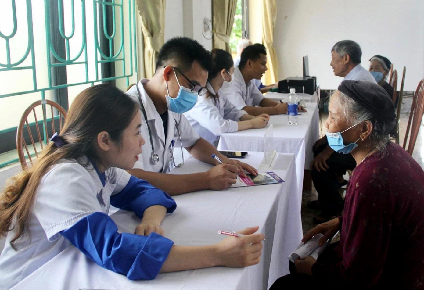 Hoạt động khám, tư vấn chăm sóc sức khỏe tại chương trình. Ảnh: BTC Hoạt động khám, tư vấn chăm sóc sức khỏe tại chương trình. Ảnh: BTC