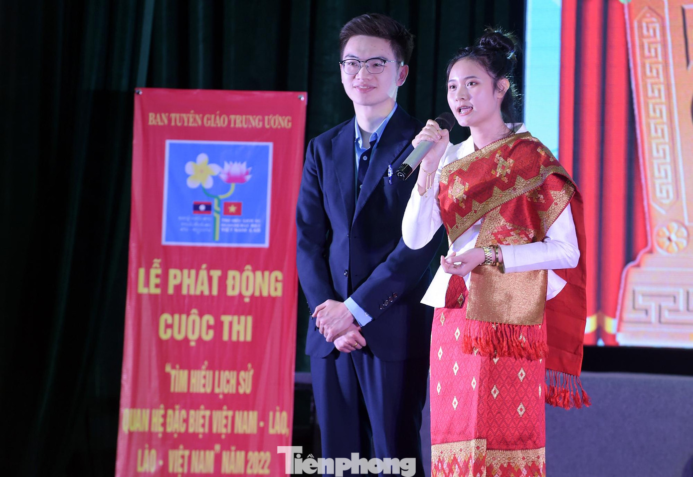 Sinh viên Việt Nam và Lào phát biểu hưởng ứng cuộc thi. Ảnh: Xuân Tùng Sinh viên Việt Nam và Lào phát biểu hưởng ứng cuộc thi. Ảnh: Xuân Tùng