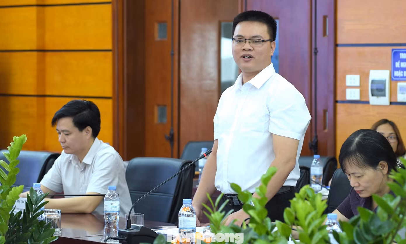Ông Phạm Văn Tuyên tham góp ý kiến tại hội thảo. Ảnh: Xuân Tùng Ông Phạm Văn Tuyên tham góp ý kiến tại hội thảo. Ảnh: Xuân Tùng