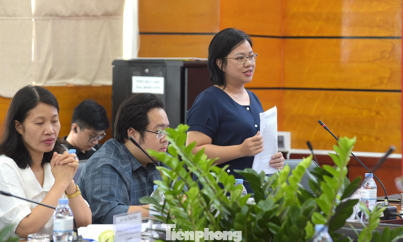 Chị Nguyễn Thị Thu Vân, Trưởng Ban Thanh niên nông thôn T.Ư Đoàn, trao đổi tại hội thảo về các hoạt động của T.Ư Đoàn trong việc đồng hành, hỗ trợ vốn vay cho thanh niên khởi nghiệp. Ảnh: Xuân Tùng Chị Nguyễn Thị Thu Vân, Trưởng Ban Thanh niên nông thôn T.Ư Đoàn, trao đổi tại hội thảo về các hoạt động của T.Ư Đoàn trong việc đồng hành, hỗ trợ vốn vay cho thanh niên khởi nghiệp. Ảnh: Xuân Tùng