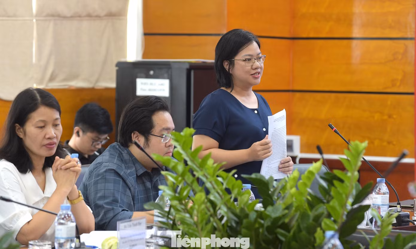 Chị Nguyễn Thị Thu Vân, Trưởng Ban Thanh niên nông thôn T.Ư Đoàn, trao đổi tại hội thảo về các hoạt động của T.Ư Đoàn trong việc đồng hành, hỗ trợ vốn vay cho thanh niên khởi nghiệp. Ảnh: Xuân Tùng Chị Nguyễn Thị Thu Vân, Trưởng Ban Thanh niên nông thôn T.Ư Đoàn, trao đổi tại hội thảo về các hoạt động của T.Ư Đoàn trong việc đồng hành, hỗ trợ vốn vay cho thanh niên khởi nghiệp. Ảnh: Xuân Tùng