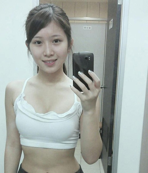 Cô được biết đến là một hot girl đa tài 