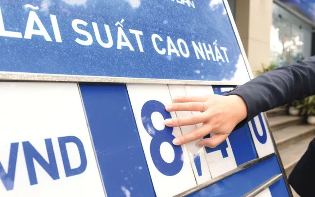 Lãi suất ngân hàng được đẩy lên cao trong thời gian qua (ảnh minh họa). Lãi suất ngân hàng được đẩy lên cao trong thời gian qua (ảnh minh họa).