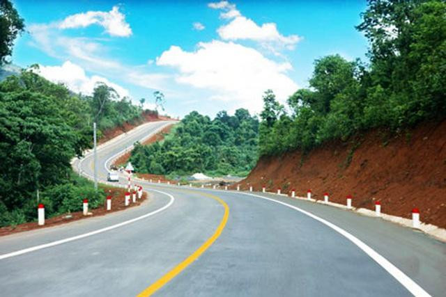 Dự án đường Hồ Chí Minh được khai mở từ thời ông Võ Văn Kiệt làm Thủ tướng, đến nay đang được hoàn thiện theo từng giai đoạn (ảnh: Ban QLDA đường Hồ Chí Minh).