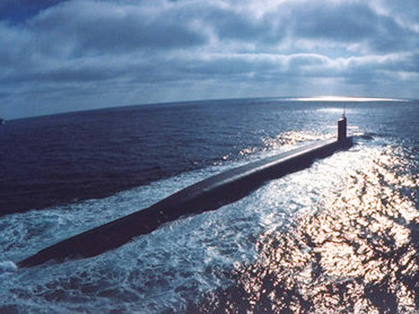 Tàu ngầm Mỹ mang tên lửa đạn đạo Trident nổi lên ở Thái Bình Dương Ảnh: Time & Life Pictures