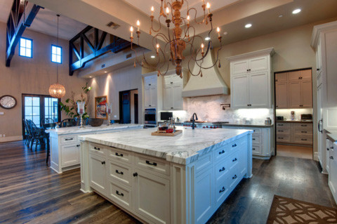 Phòng khách ấm cúng, lộng lẫy Bể bơi ngoài trời rộng rãi Phòng bếp đầy đủ tiện nghi Phòng ăn liền kề với một quầy bar trong nhà. Phòng khách ấm cúng, lộng lẫy Bể bơi ngoài trời rộng rãi Phòng bếp đầy đủ tiện nghi Phòng ăn liền kề với một quầy bar trong nhà.