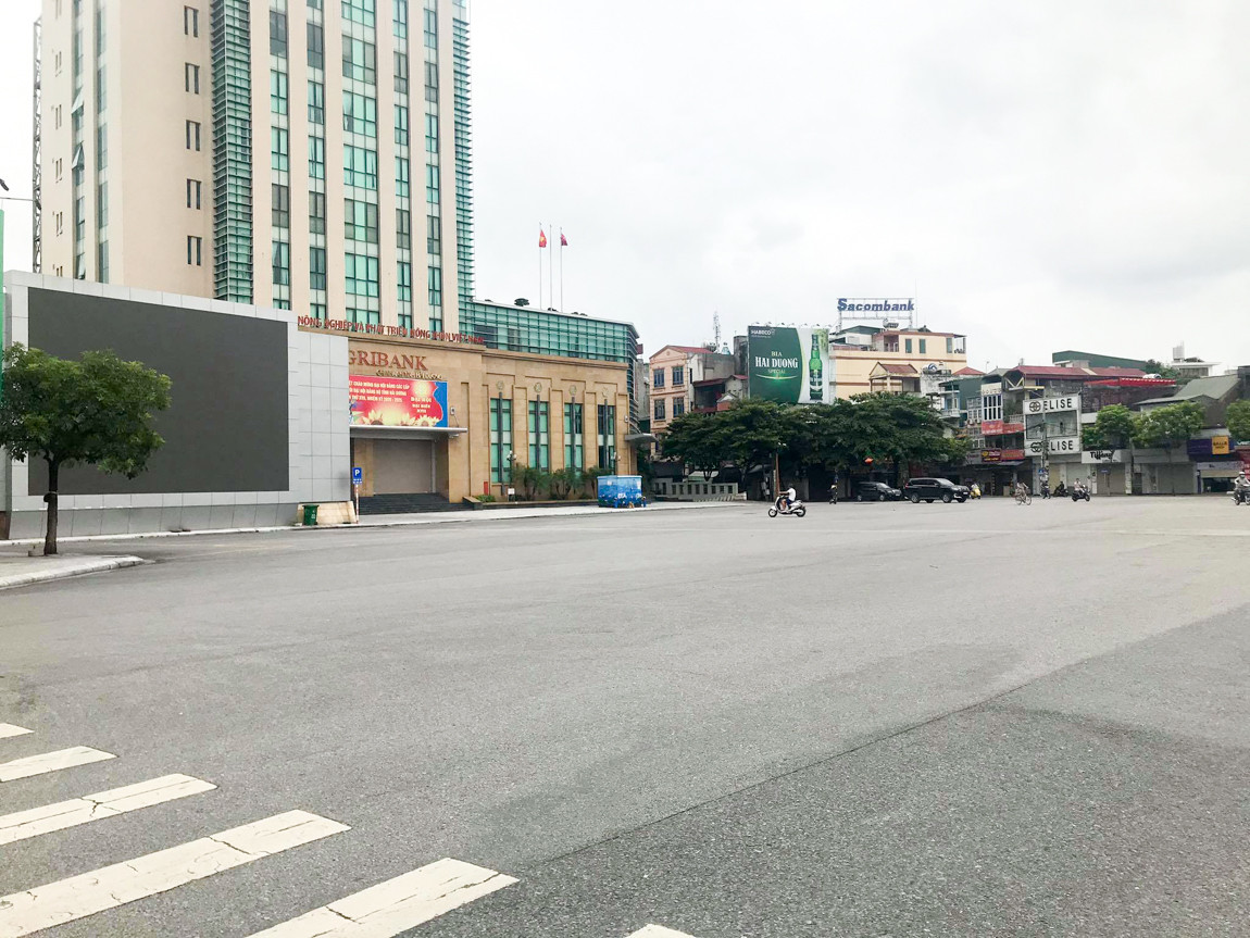 Thành phố Hải Dương vắng lặng ngày đầu giãn cách toàn xã hội ảnh 3