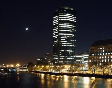 Bữa tiệc 3 tỷ đồng được tổ chức ở tầng 28 tòa tháp Millbank