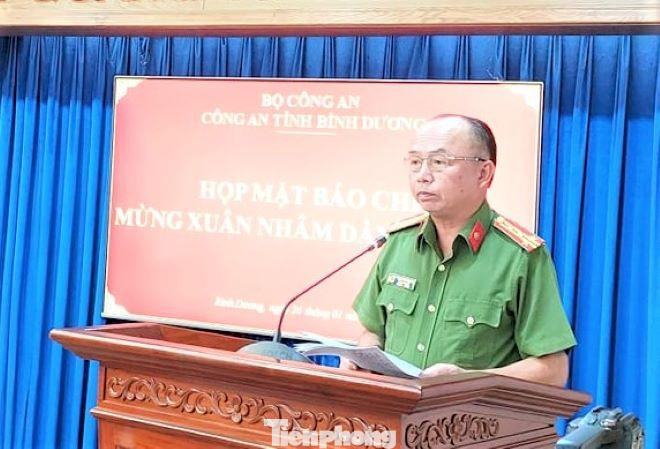 Đại tá Trần Văn Chính thông tin tại buổi làm việc