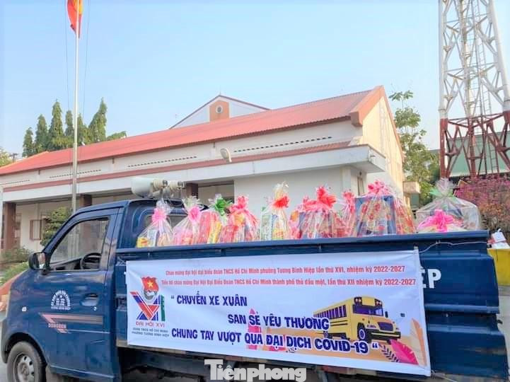 Trước những biến động của tình hình dịch bệnh COVID-19 như hiện nay, người dân vẫn nâng cao tự giác phòng chống dịch bệnh, các hoạt động cũng được hạn chế đến mức thấp nhất để đảm bảo an toàn cho sức khỏe người dân.