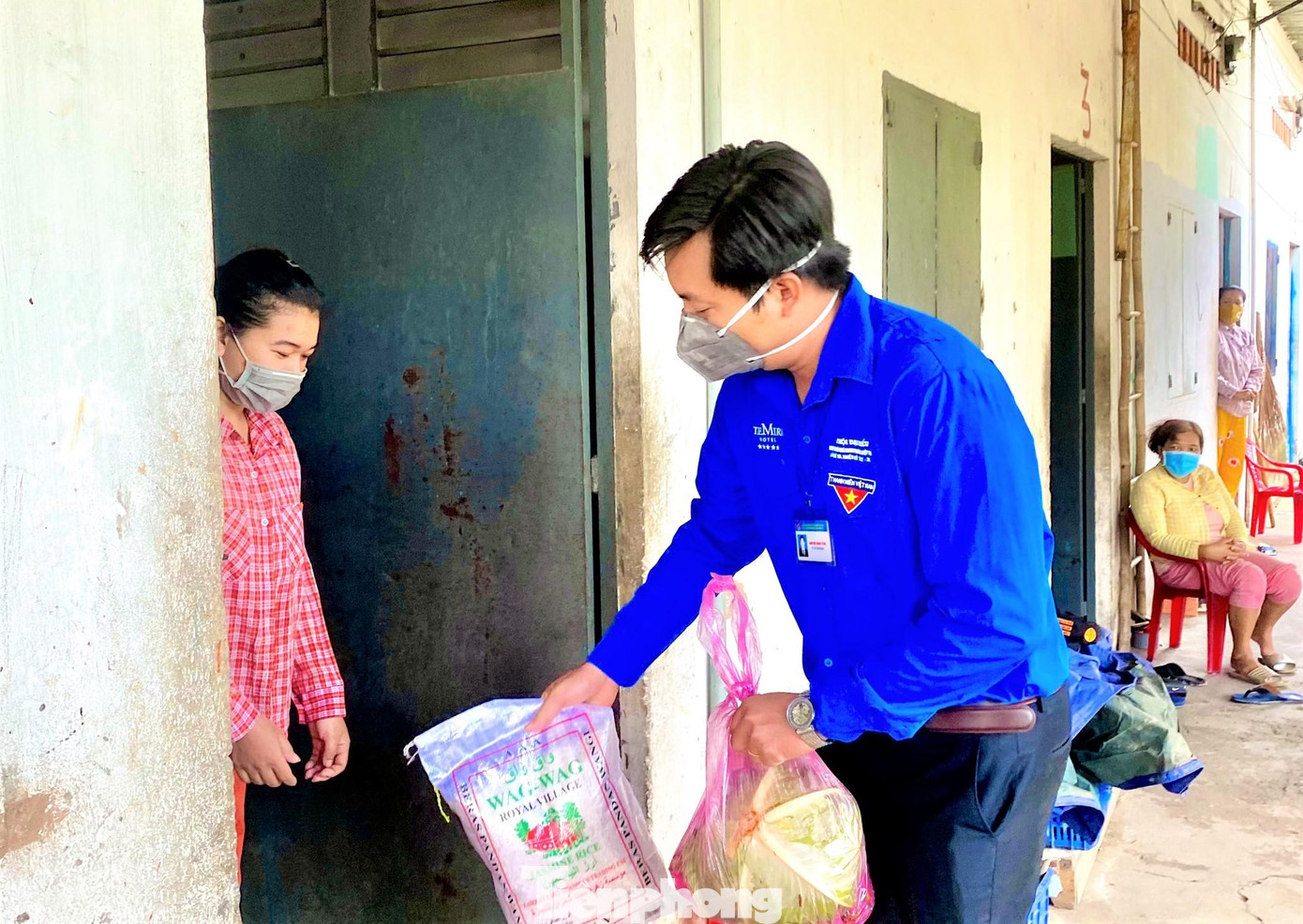 Anh Nguyễn Minh Tâm, Bí thư Thành đoàn Thủ Dầu Một (Bình Dương) cho biết, những ngày qua, các bạn đoàn viên thanh niên đã không ngại khó khăn, vất vả để ngày đêm tham gia chương trình “Chuyến xe Xuân”.
