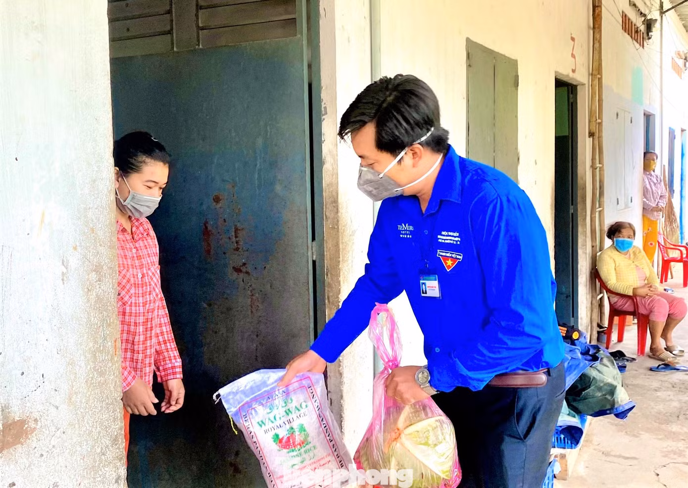 Anh Nguyễn Minh Tâm, Bí thư Thành đoàn Thủ Dầu Một (Bình Dương) cho biết, những ngày qua, các bạn đoàn viên thanh niên đã không ngại khó khăn, vất vả để ngày đêm tham gia chương trình “Chuyến xe Xuân”.