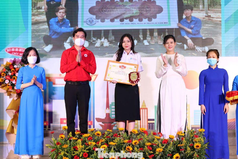 Công tác Hội và phong trào sinh viên tỉnh Bình Dương đã tổ chức nhiều chương trình hay, ý nghĩa, tạo môi trường cho học sinh, sinh viên được sáng tạo, hội nhập và phát triển, điển hình đã có nhiều mô hình, tấm gương tiêu biểu trong năm.