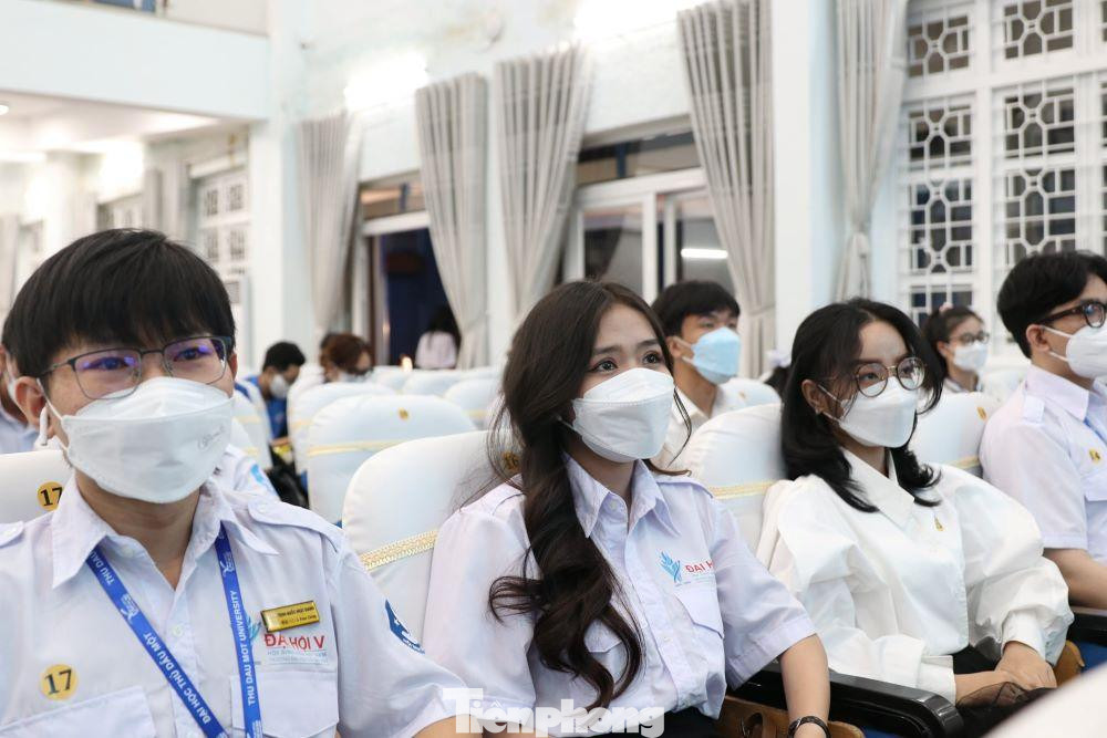 Tại chương trình, đại biểu đã được xem phóng sự nhằm ôn lại truyền thống hào hùng của sinh viên Việt Nam nói chung, sinh viên tỉnh Bình Dương nói riêng và các hoạt động thành tích của Hội Sinh viên Việt Nam, Hội Sinh viên tỉnh Bình Dương.