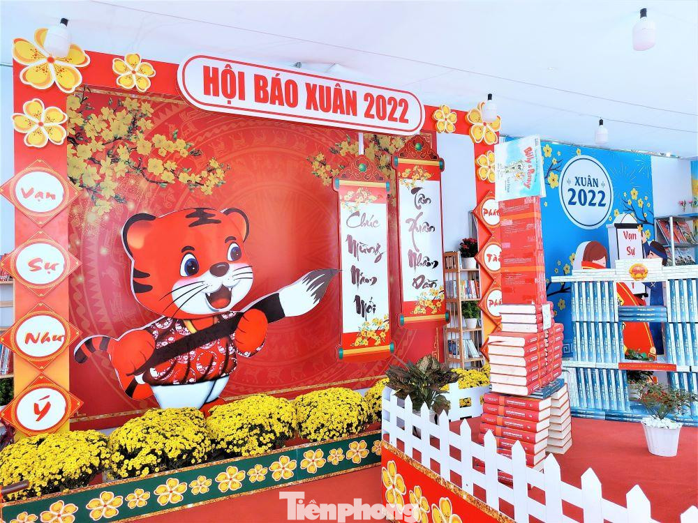 Hội Báo xuân năm nay được tổ chức từ ngày 31/1 đến ngày 4/2, tại Công viên Trung tâm Hành chính tỉnh Bình Dương, với các ấn phẩm xuân của 63 tỉnh, thành trong cả nước, 200 loại báo, tạp chí các loại.