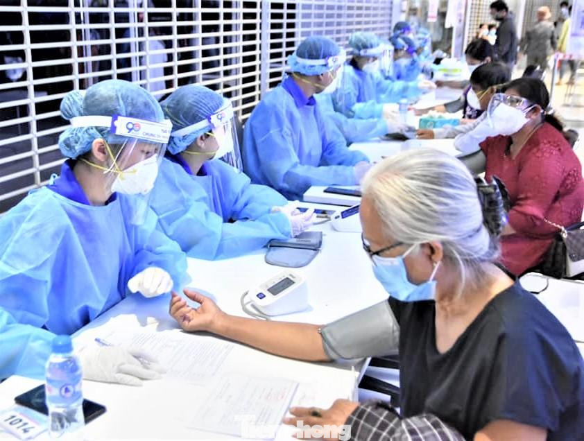 Bình Dương đang thần tốc bao phủ vắc xin cho người dân