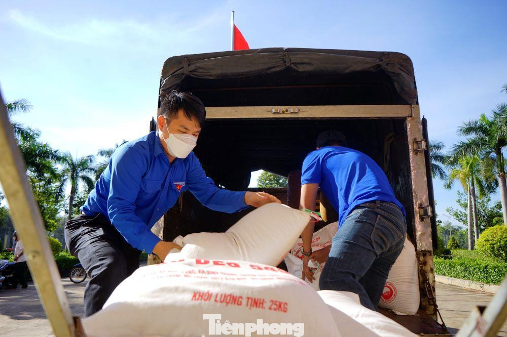 Sau khi tiếp nhận, Huyện đoàn Bù Gia Mập sẽ tổ chức trao đến nhân dân, học sinh khó khăn trên địa bàn.