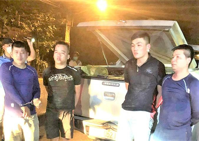 Nhóm đối tượng trên xe chở pháo lậu