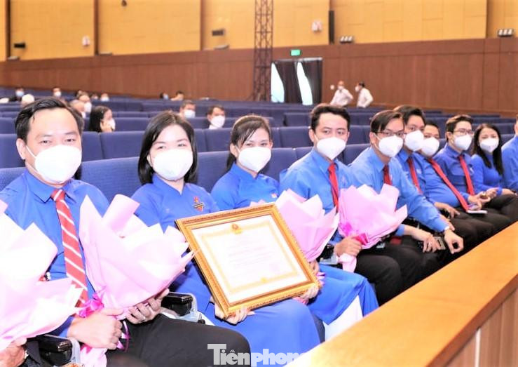 Tỉnh đoàn Bình Dương vinh dự nhận Huân chương Lao động hạng Nhất Tỉnh đoàn Bình Dương vinh dự nhận Huân chương Lao động hạng Nhất