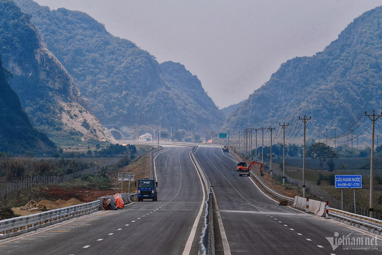 Cao tốc Mai Sơn - Quốc lộ 45 vốn đầu tư 12 nghìn tỷ. Ảnh: Hoàng Hà.