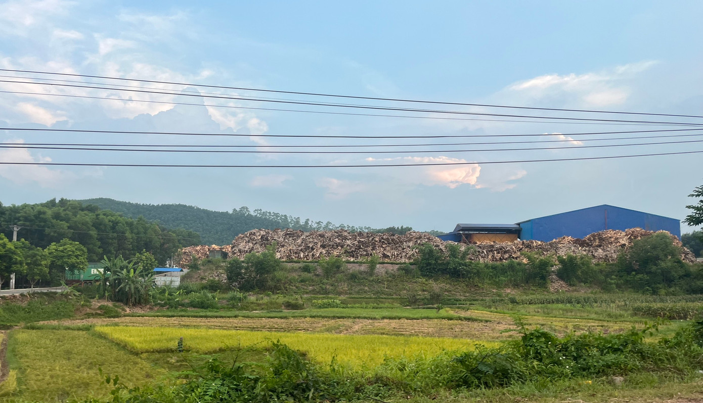 Công ty Huarong đã sử dụng diện tích 3.574m2 ngoài ranh giới được UBND tỉnh Bắc Giang cho thuê đất. Công ty Huarong đã sử dụng diện tích 3.574m2 ngoài ranh giới được UBND tỉnh Bắc Giang cho thuê đất.