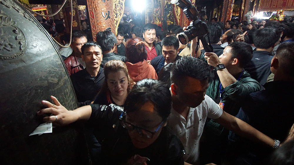 Khai ấn đền Trần 2018: Nhiều đại biểu chia lộc trong đền Thiên Trường ảnh 1