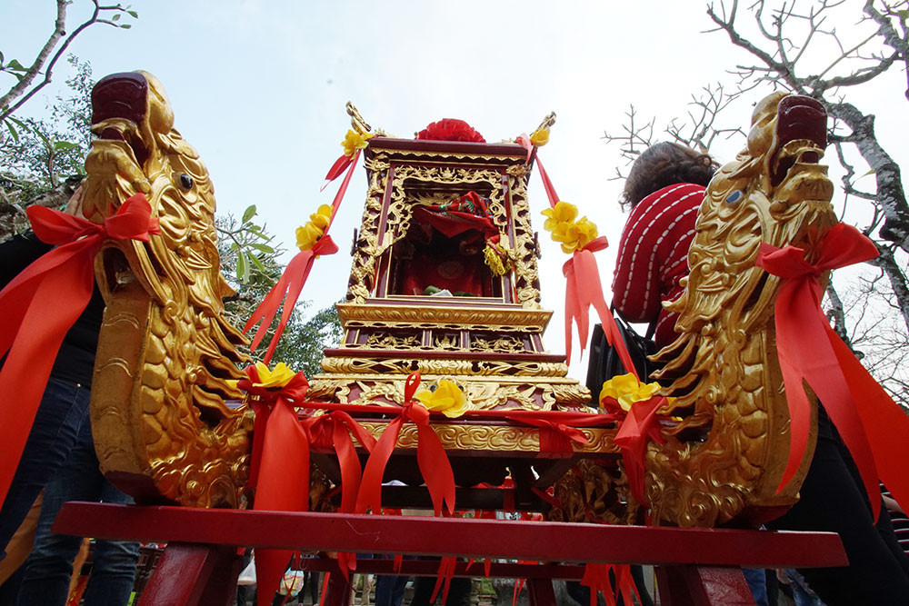 Khai ấn đền Trần 2018: Nhiều đại biểu chia lộc trong đền Thiên Trường ảnh 3