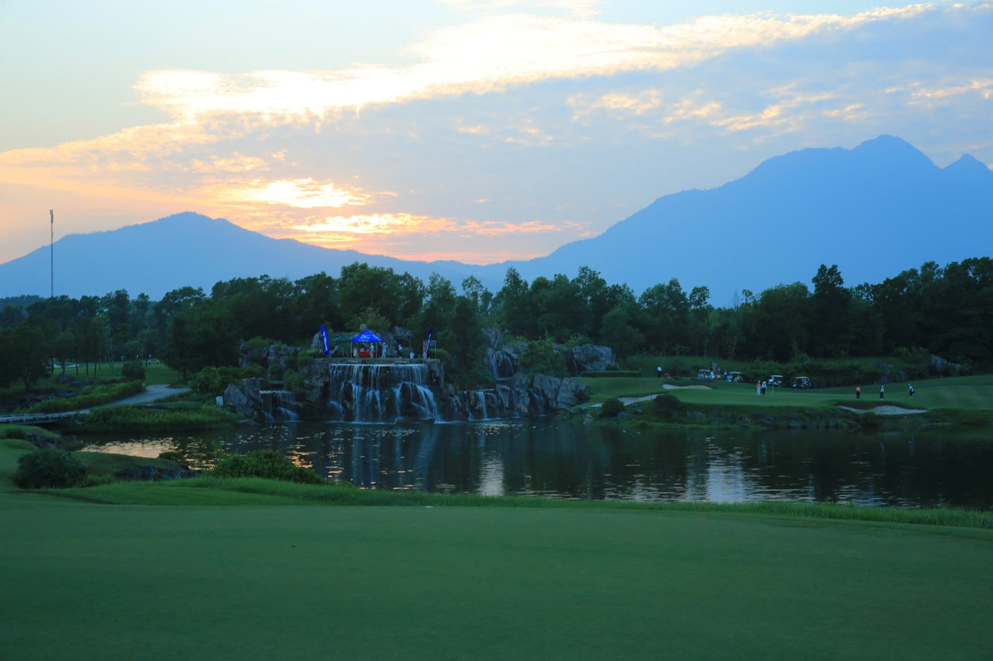 Hoàng hôn tuyệt đẹp trên sân Kings Course ảnh 91