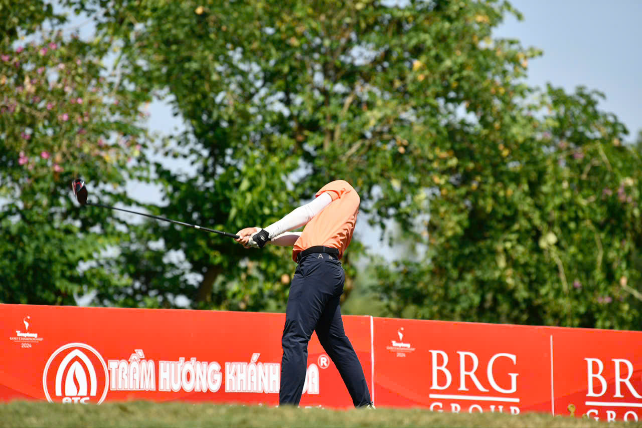 Hoàng hôn tuyệt đẹp trên sân Kings Course ảnh 42