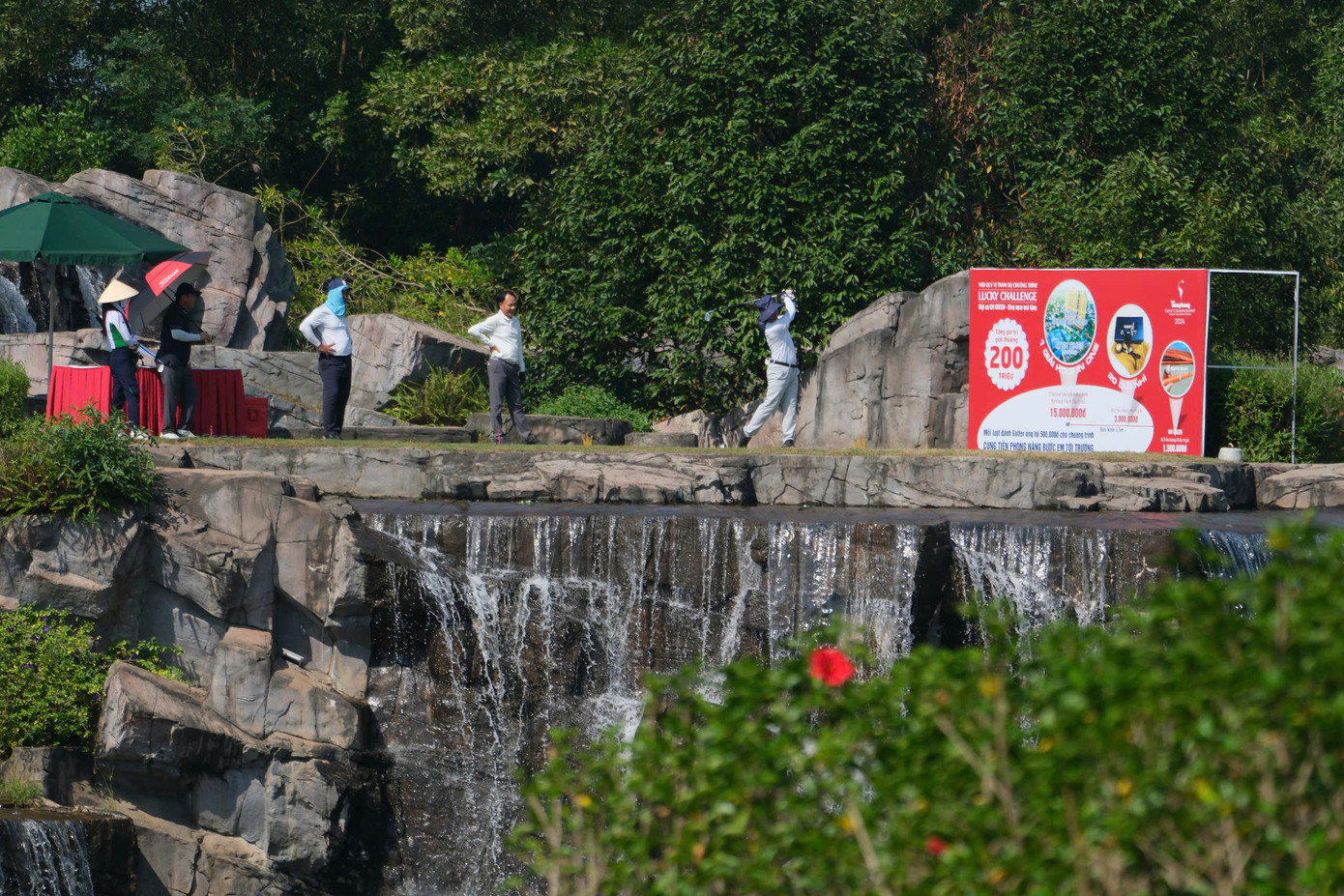 Hoàng hôn tuyệt đẹp trên sân Kings Course ảnh 2