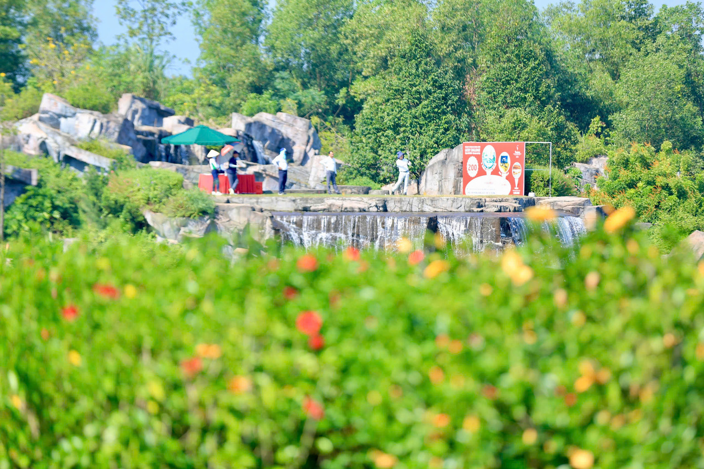 Hoàng hôn tuyệt đẹp trên sân Kings Course ảnh 1