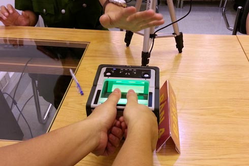 Việc ghi tên cha mẹ trên CMND mới sẽ không bị bắt buộc. Việc ghi tên cha mẹ trên CMND mới sẽ không bị bắt buộc