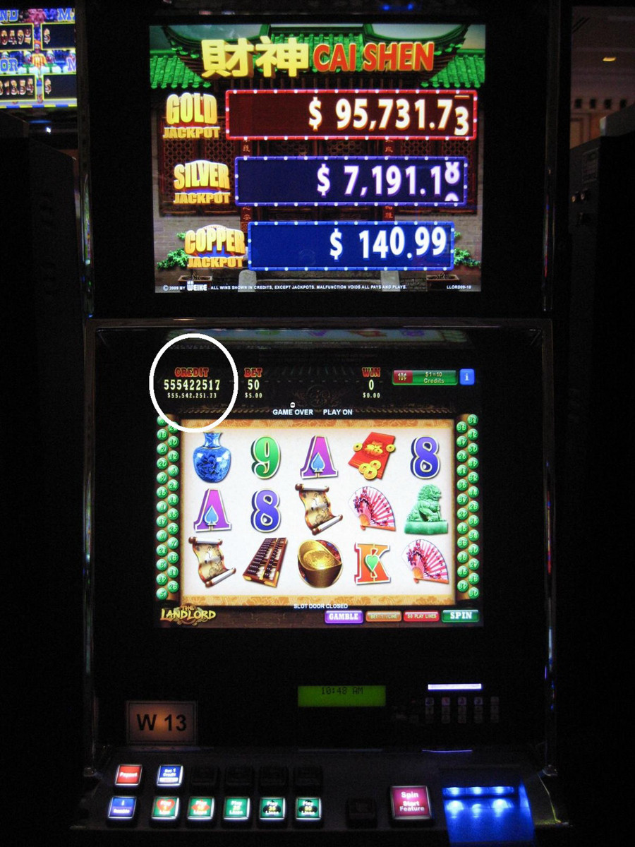 Máy số 13 thông báo kết quả ông Ly Sam trúng thưởng trên 55 triệu USD