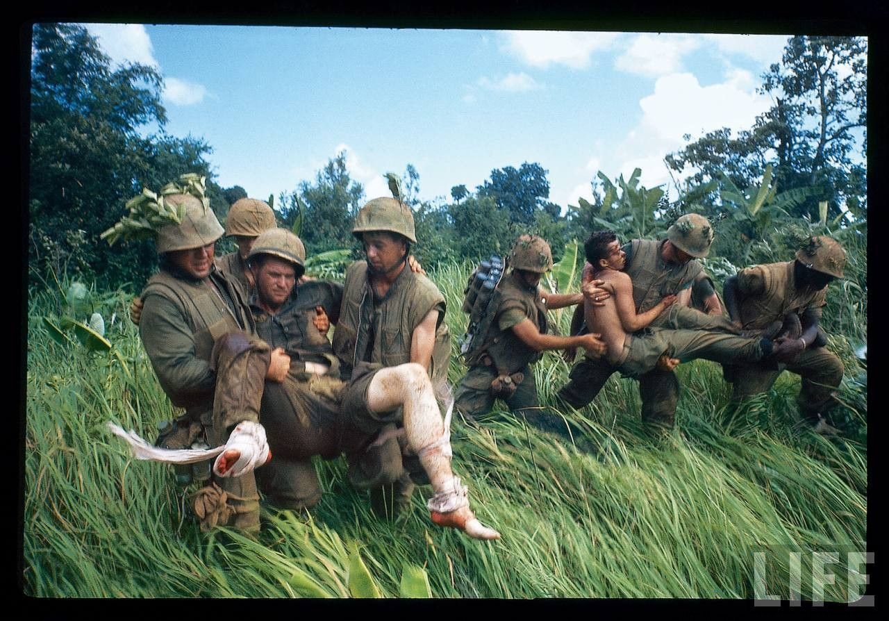 Lính Mỹ trong một chiến dịch trong chiến tranh Việt Nam. Ảnh: Larry Burrows/LIFE