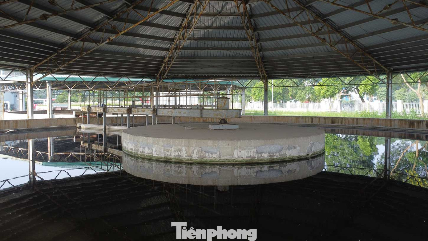 Bể chứa xử lý nước nước đen kịt