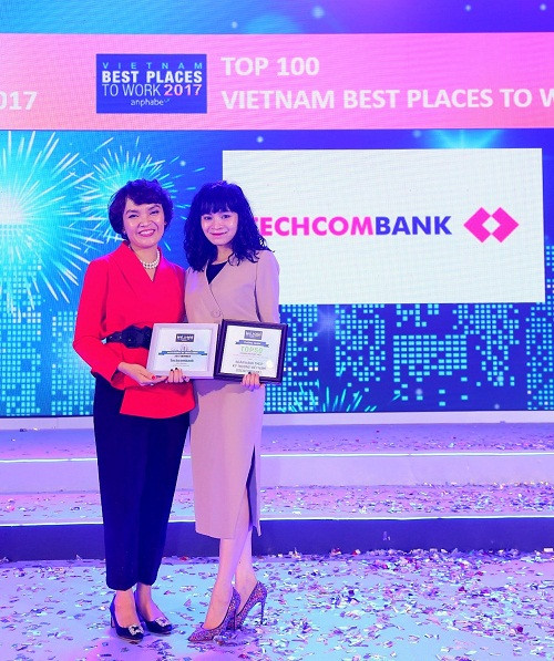 Techcombank lọt 'Top 100 nơi làm việc tốt nhất Việt Nam 2017' ảnh 1