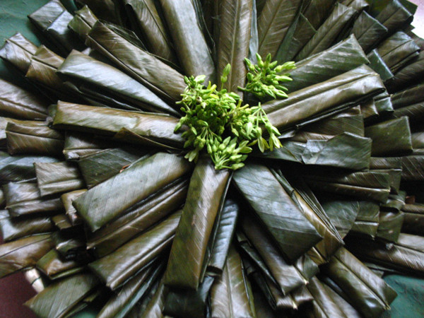 Hấp dẫn bánh nậm. Ảnh: Thanh Tùng