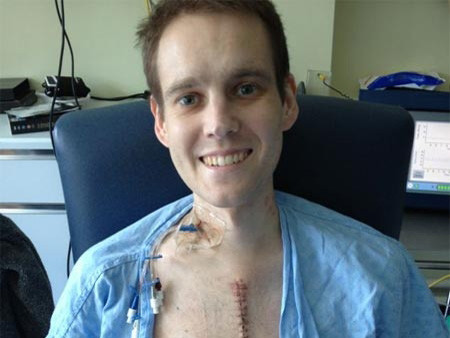 Anh Andrew Britton bị đột quỵ tới 6 lần chỉ trong tuần trăng mật ở quần đảo Maldive. Ảnh: Daily Mail