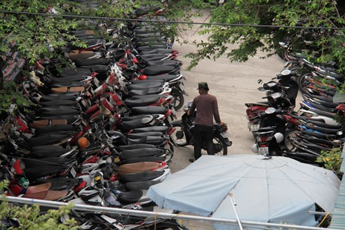 Bãi xe “lậu” Chủ tịch Hà Nội nêu đã được dọn sạch ảnh 2