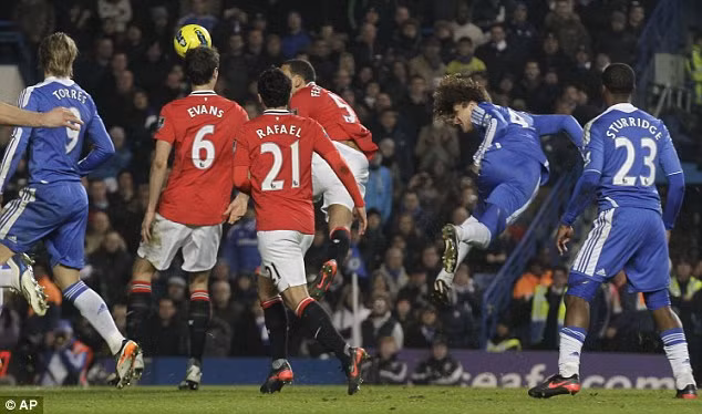 David Luiz ghi bàn cho Chelsea