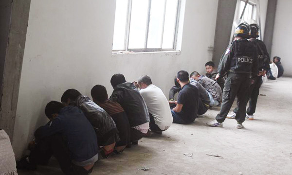 Các con bạc bị bắt giữ