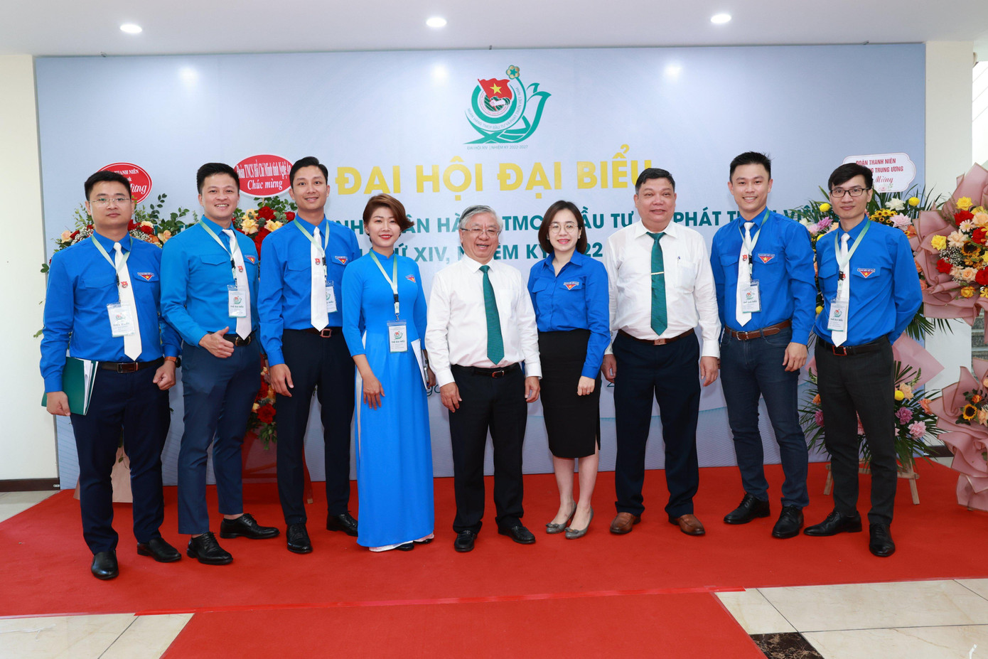 Không khí vui tươi của các đại biểu bên lề Đại hội