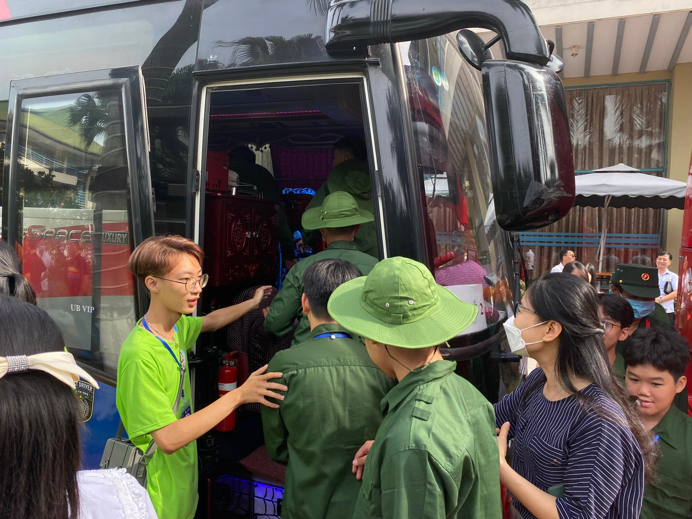 "Các chiến sĩ" lên đường tham gia Học kỳ trong quân đội" năm 2022