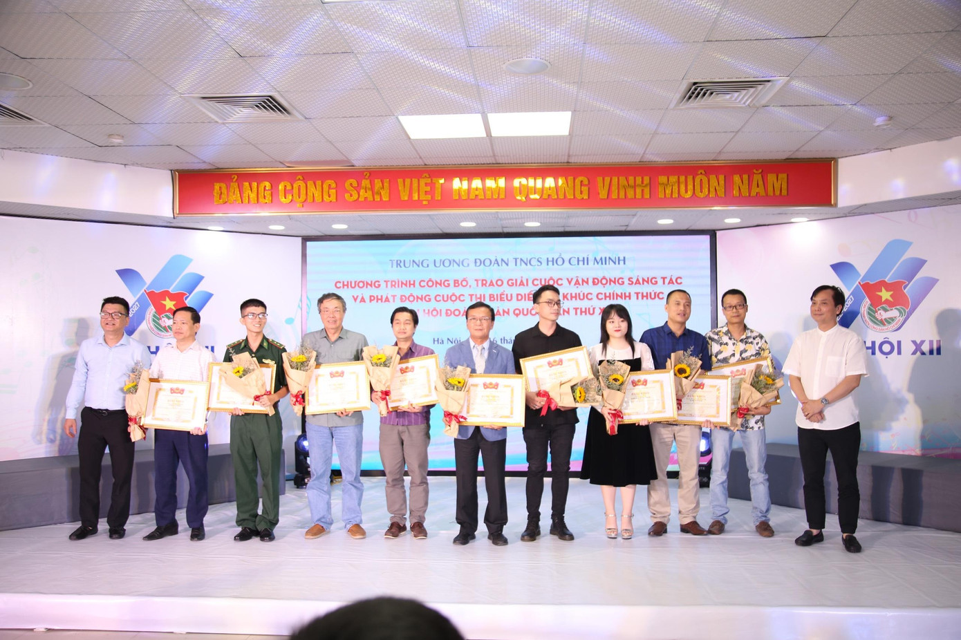 Trao giải nhóm tác giả đoạt giải B