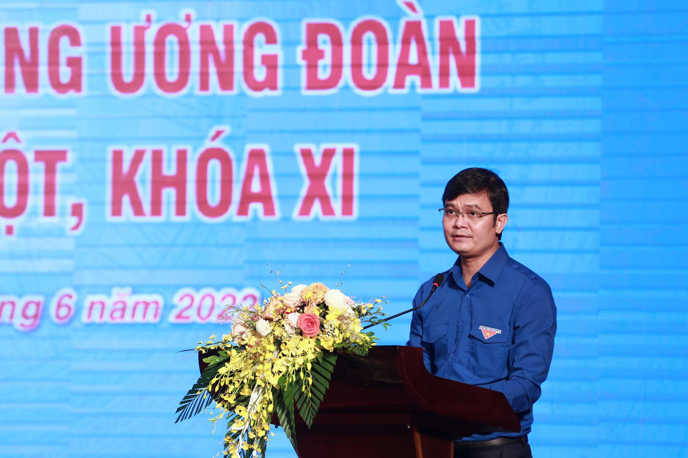 Anh Bùi Quang Huy, Bí thư thường trực T.Ư Đoàn báo cáo tổng hợp, tiếp thu, giải trình ý kiến của BCH T.Ư Đoàn đối với các nội dung trình Hội nghị BCH T.Ư Đoàn lần thứ mười một, khóa XI. Ảnh: Bảo Anh