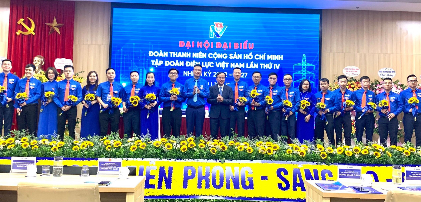 BCH Đoàn Thanh niên EVN khóa IV ra mắt Đại hội BCH Đoàn Thanh niên EVN khóa IV ra mắt Đại hội